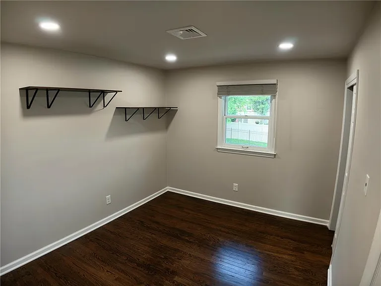 2834 Center St — Photo 22
