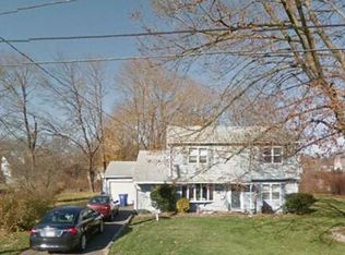 177 Seaver Cir, Bridgeport, CT 06606