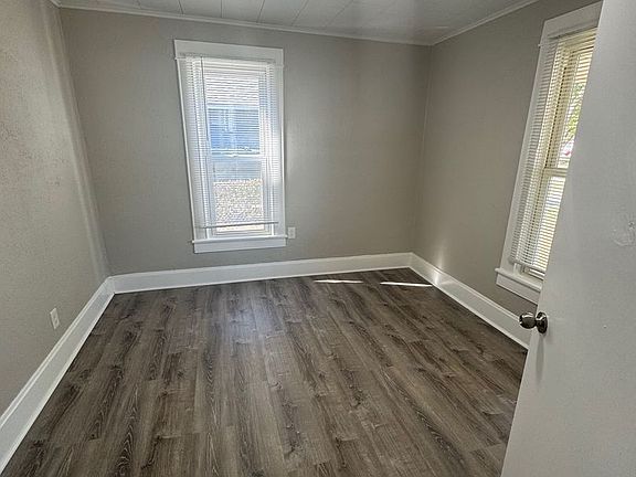 3rd image of 619 W Forest St
