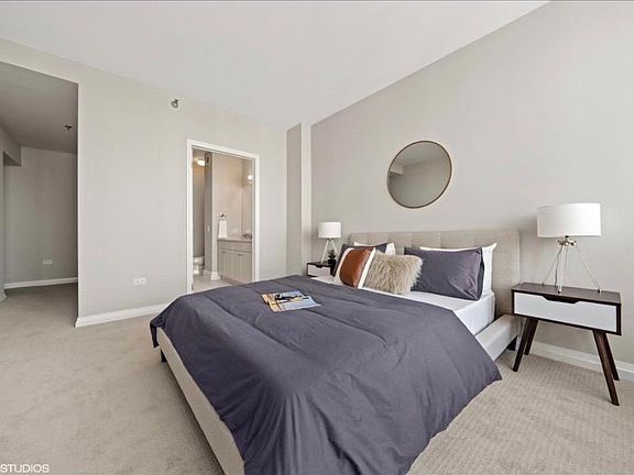 5th image of 33 W Ontario St APT 34A