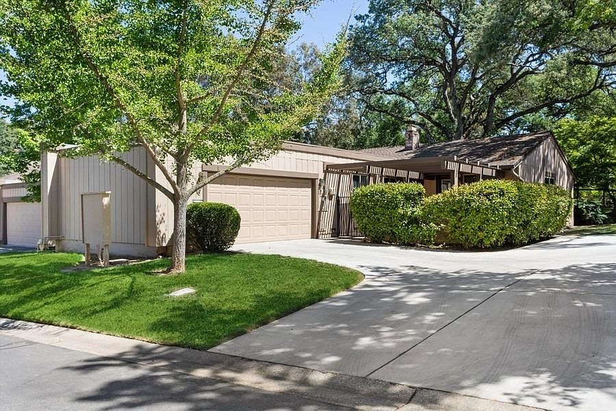 2nd image of 6906 Monticello Ct