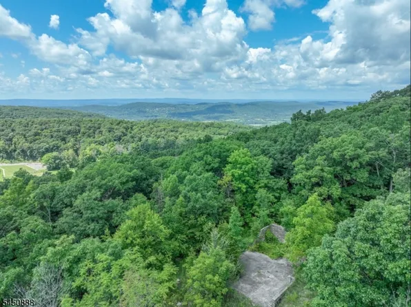 11 Hidden Valley Dr, Vernon Twp., NJ 07462