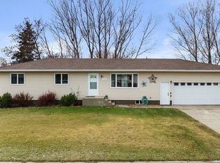 1118 Cannon Ln, Washburn, ND 58577