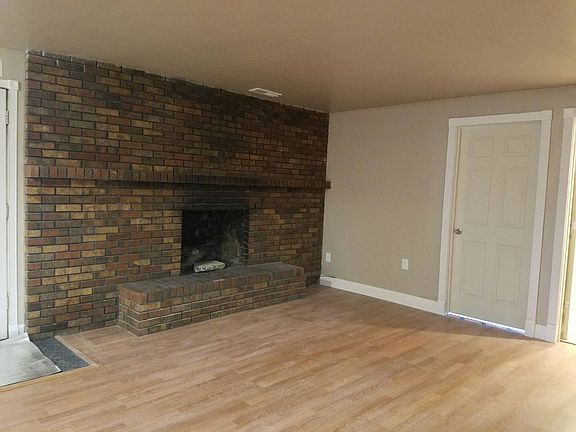 4th image of 1155 Gahan Dr