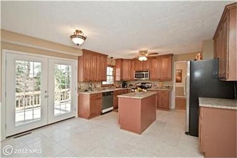3rd image of Aquia Dr