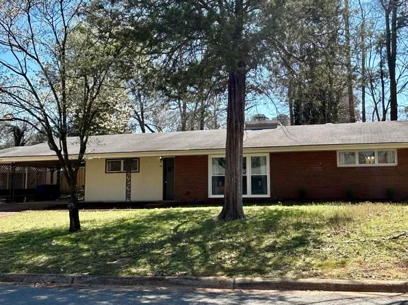 111 Park Cir, Florence, AL 35630