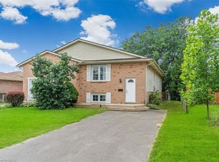 37 Briarsdale Cres, Welland, ON L3C 6S8