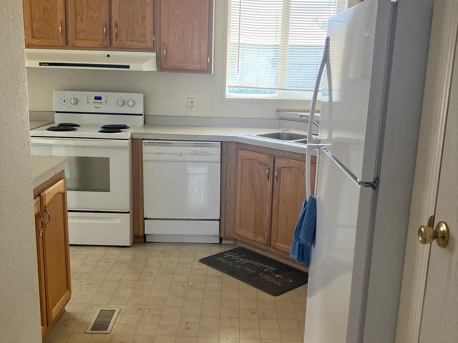 3 bed, 1456 sqft, $1,650 — Photo 4