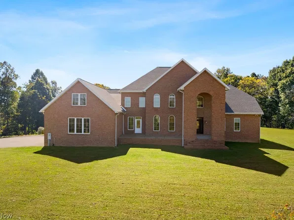 267 Grand C Hts, Mineral Wells, WV 26150