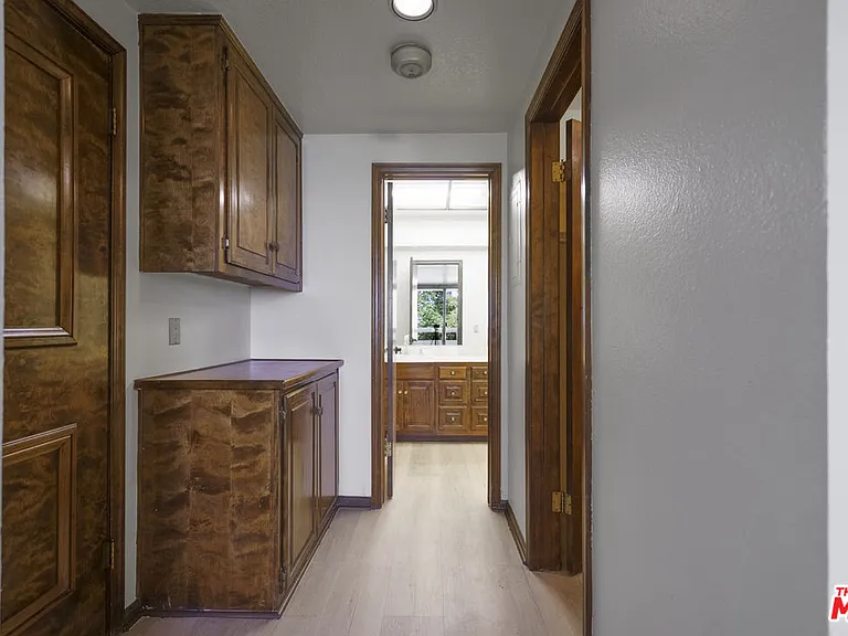 880 W 1st St #306 — Photo 23
