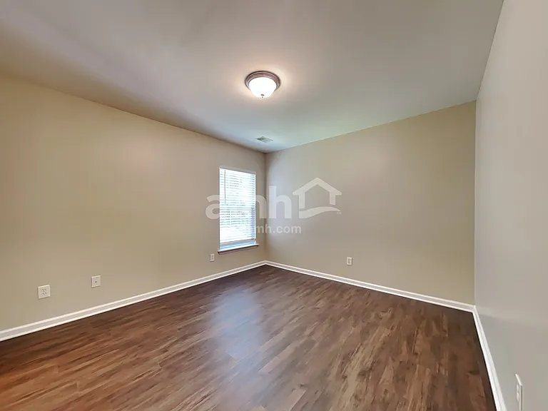 126 Avalon Rd — Photo 17