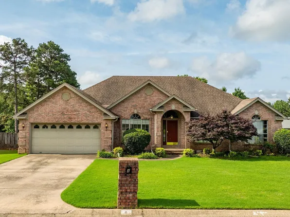 4 Ouachita Dr, Maumelle, AR 72113