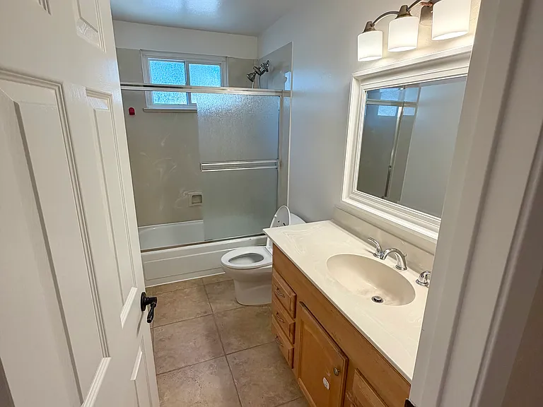 3681 Shenandoah Ct — Photo 4