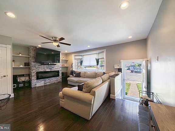 3rd image of 12023 Salina Pl