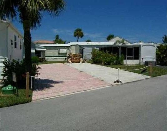 1st image of 518 Nettles Blvd