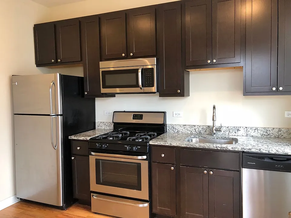 3537 W Ainslie St #2
