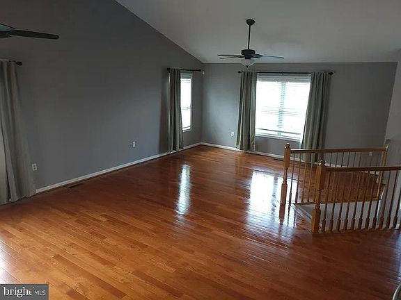 4th image of 356 Oak Lee Dr