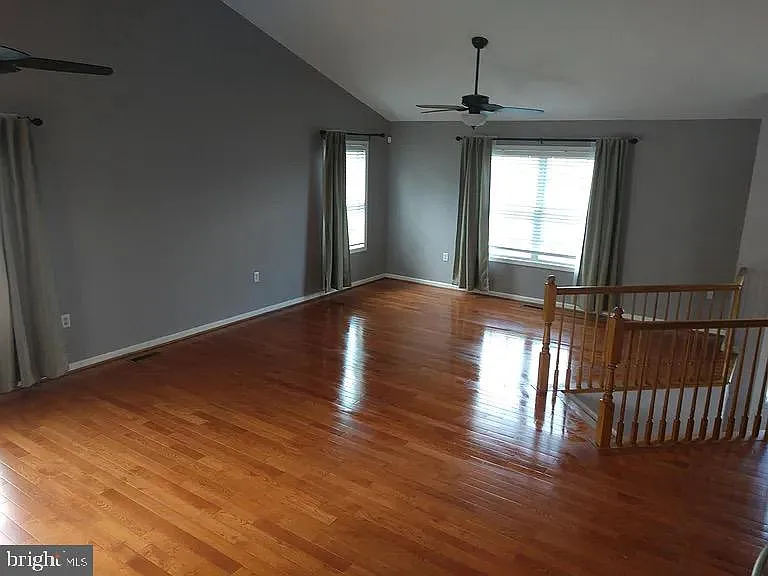 356 Oak Lee Dr — Photo 4
