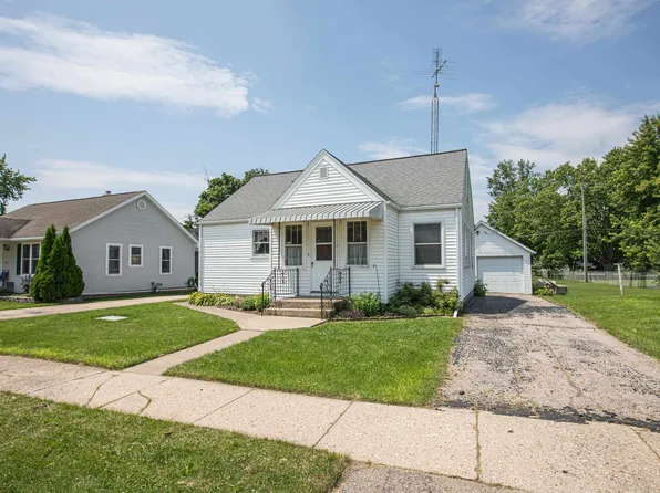 711 S Madison St, Cuba City, WI 53807
