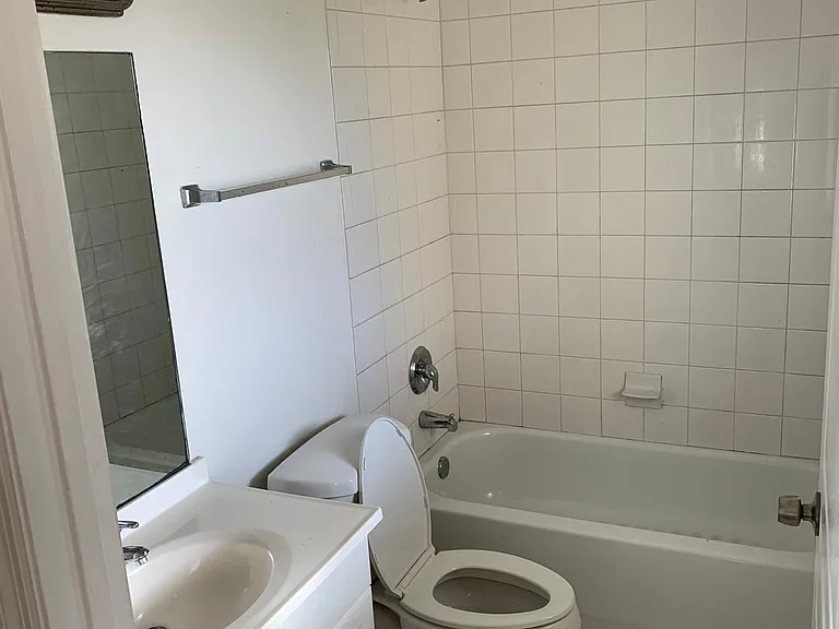 1606 Avenue D — Photo 12