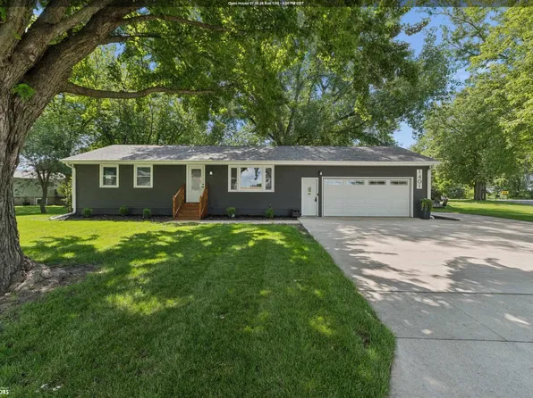 1401 Southland Dr, Clear Lake, IA 50428