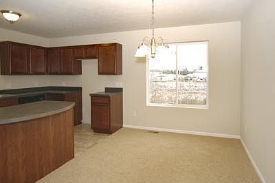 5th image of 9248 Division Ave