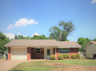 1709 S Johnson St, Enid, OK 73703