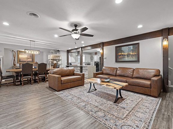 2nd image of 6008 Shadyside Ln