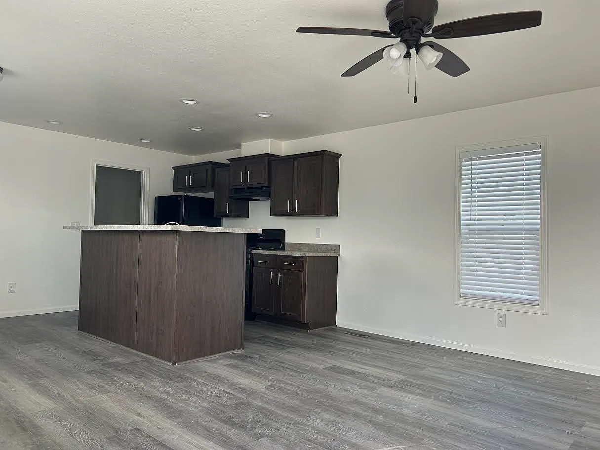 3 bed, 1056 sqft, $1,300 — Photo 3
