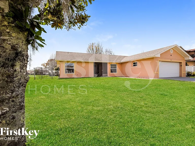724 Dromedary Dr — Photo 2