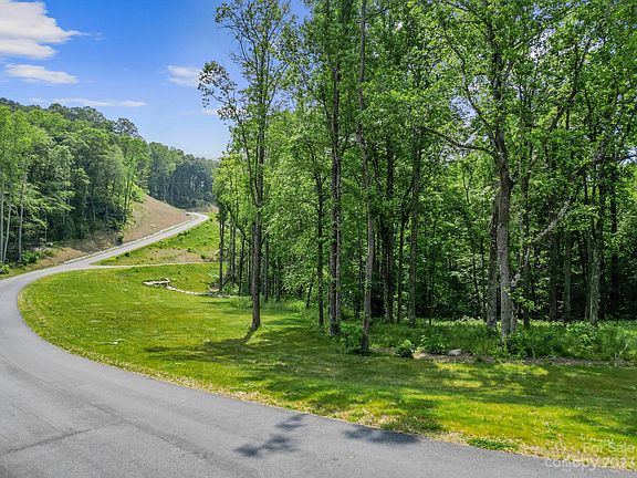2nd image of 79 Mountain Laurel Ln
