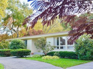 8 Cynthia Rd, Lincoln, RI 02865