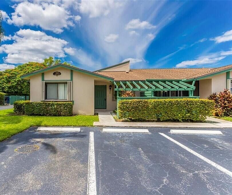 1st image of 454 Lakeview Drive #1