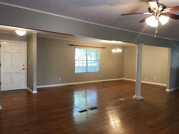 4th image of 3705 Mockingbird Dr