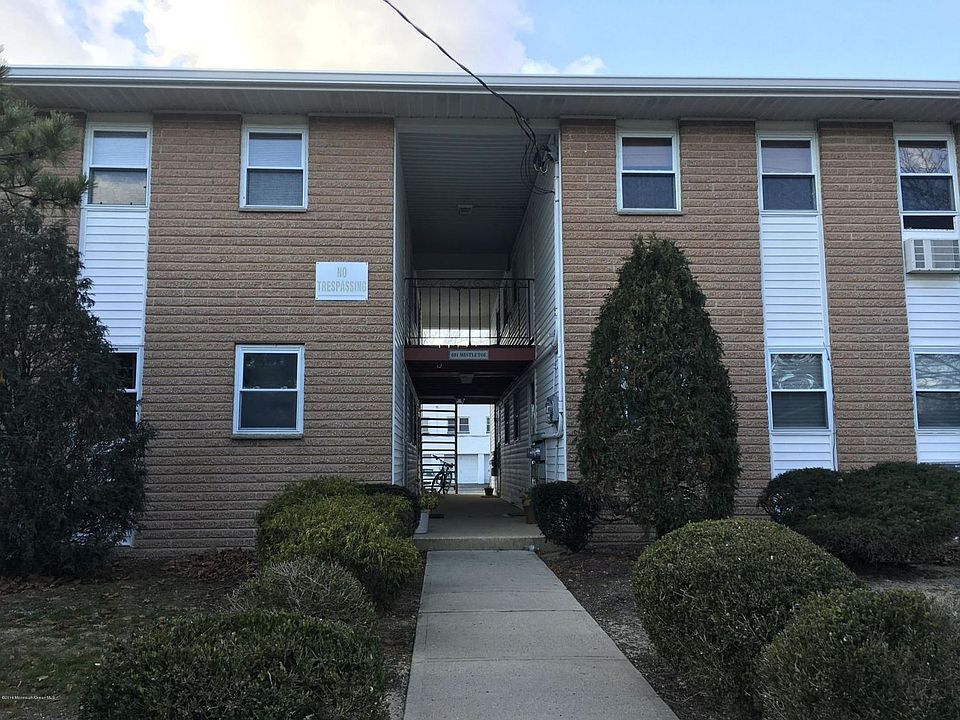 1st image of 601 Mistletoe Ave APT 21