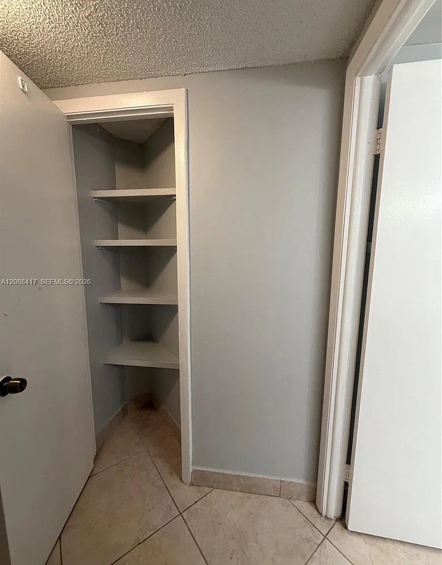Las Vistas At Doral Condo — Photo 4