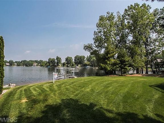 5th image of 7097 Bonaire Ct NE