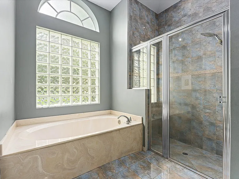 7140 Pinecreek Way — Photo 35