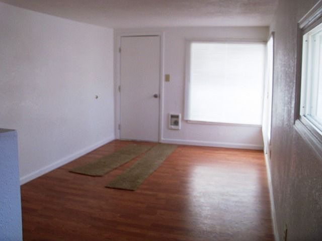 1st image of 924 E Fremont Ave