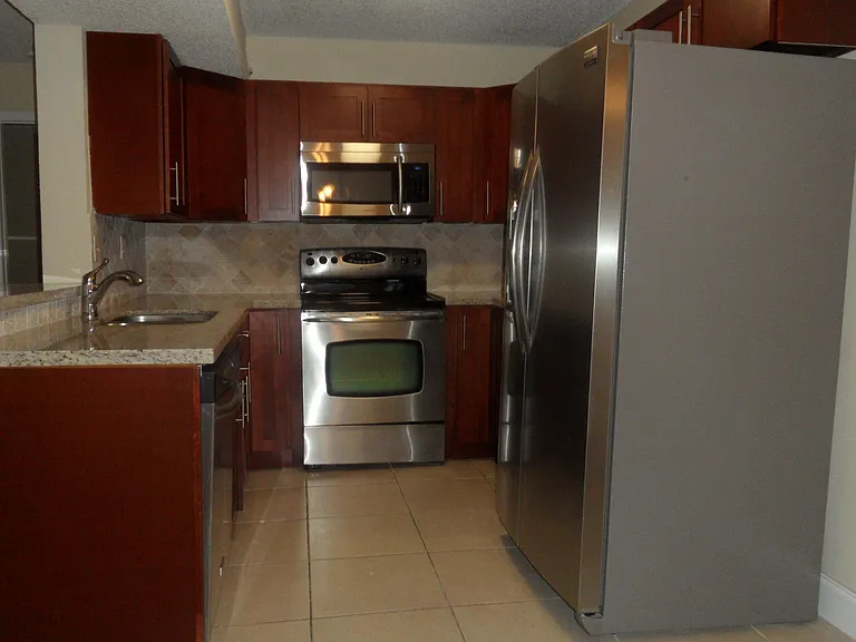 351 Palm Way #201 — Photo 6