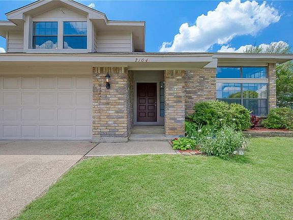 3rd image of 2104 Belmont Park Dr
