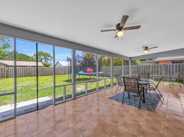 1333 SE Bayharbor Street, Port St Lucie, FL 34983