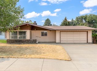 410 SE 10th St, Madras, OR 97741