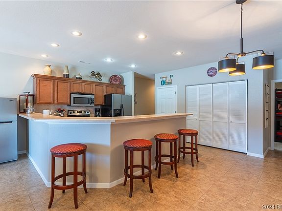 5th image of 166 Oak Harbor Dr #3A