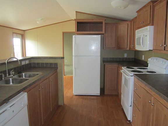 3rd image of 189 Coral Ln