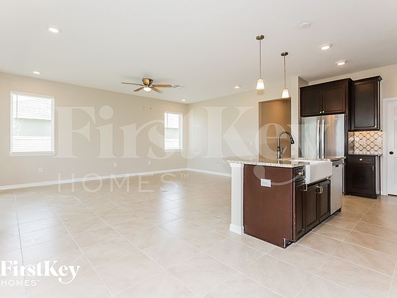 3rd image of 13411 Palmera Vista Dr