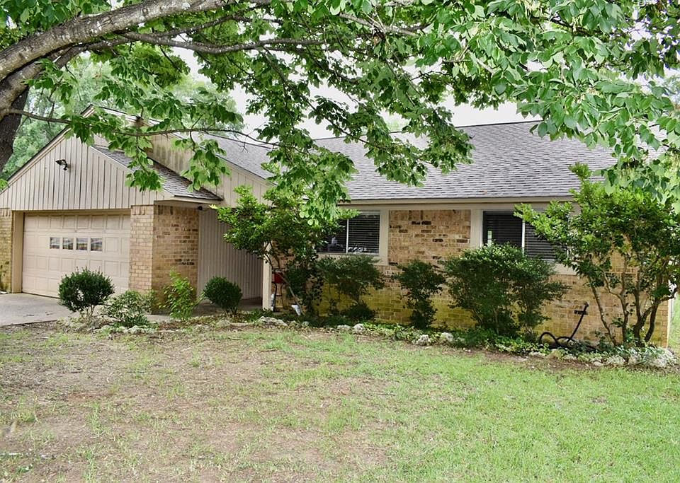 1st image of 4908 Emerald Dr
