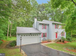582 Pinedale Dr, Annapolis, MD 21401