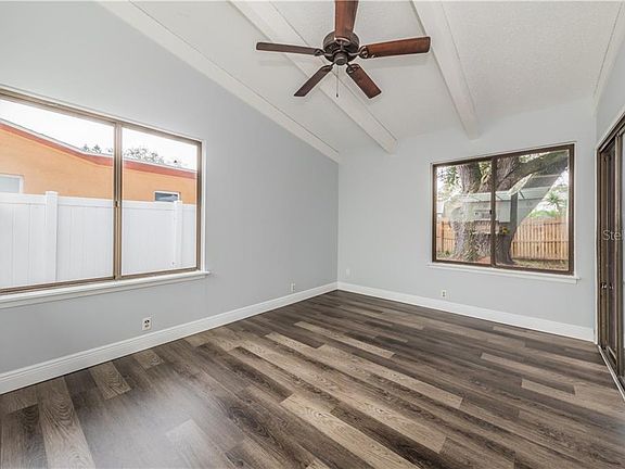 5th image of 1426 Wexford Dr N