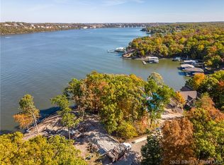 559 Grand View Dr, Sunrise Beach, MO 65079